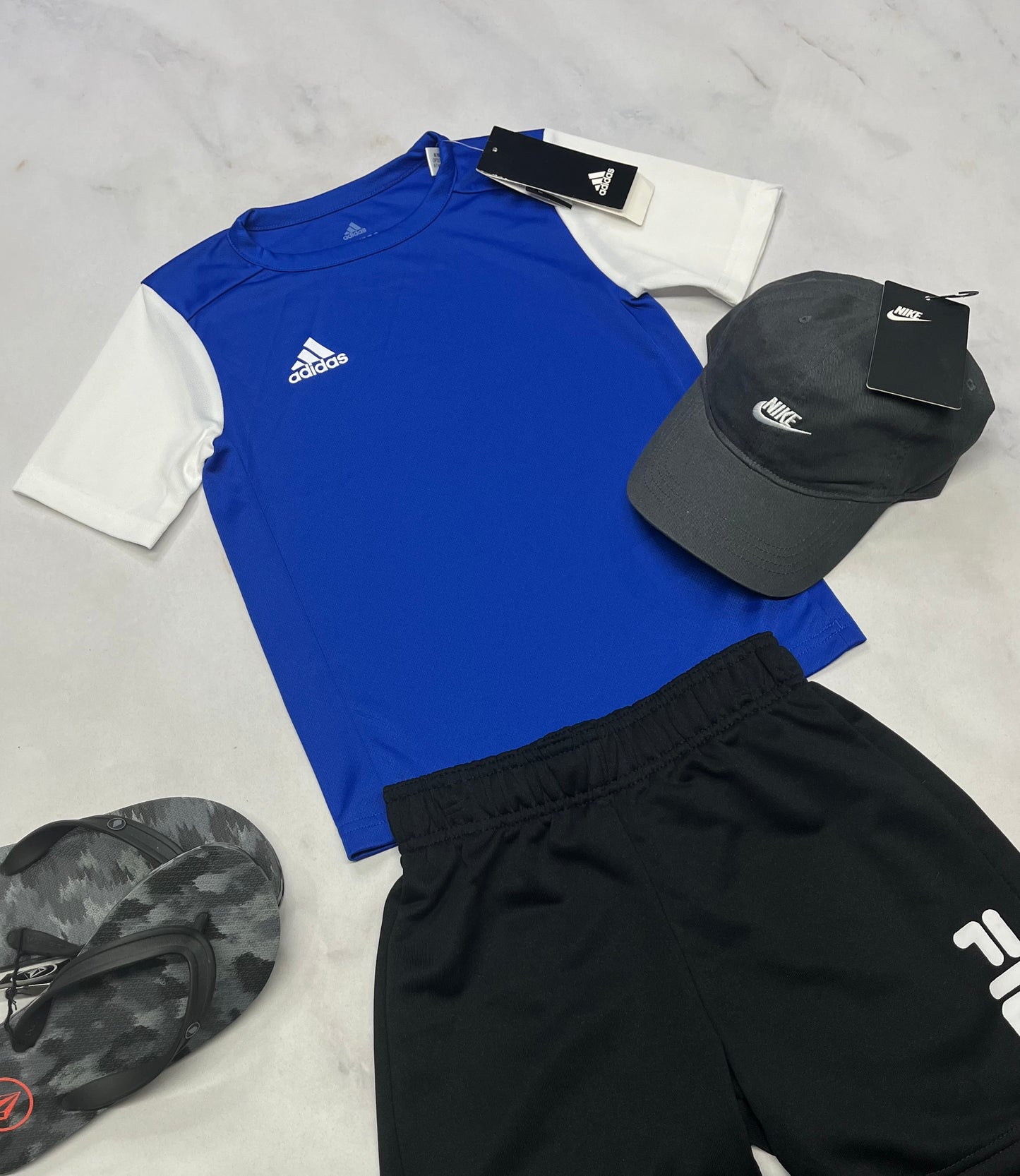 🤩 Adidas : manche courte tissu de sport fait 5-6 ans garçon neuve !