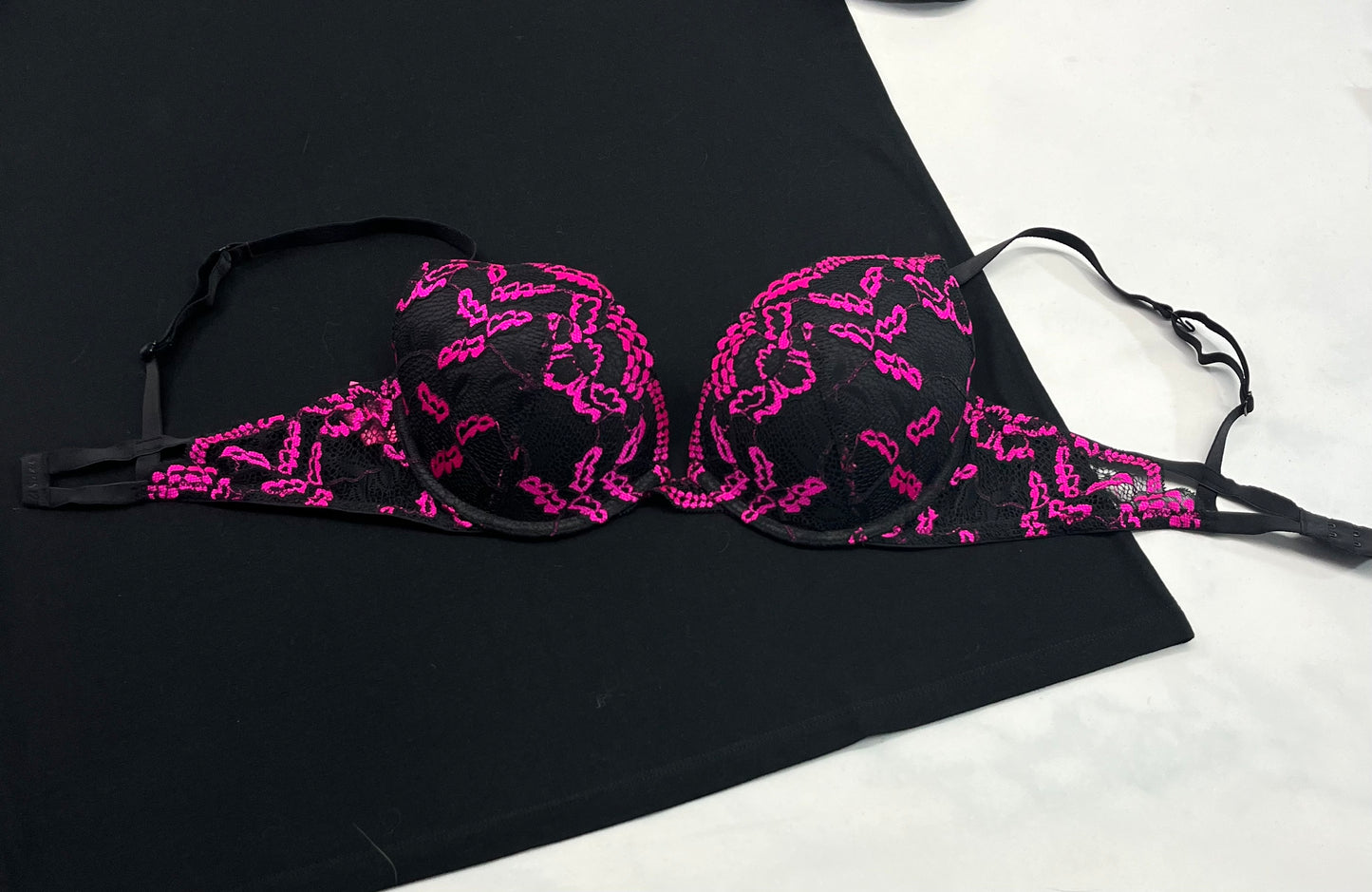 🌸 Bra: La Senza ( Obsession Gr: 36C) femme padé . Comme neuve!