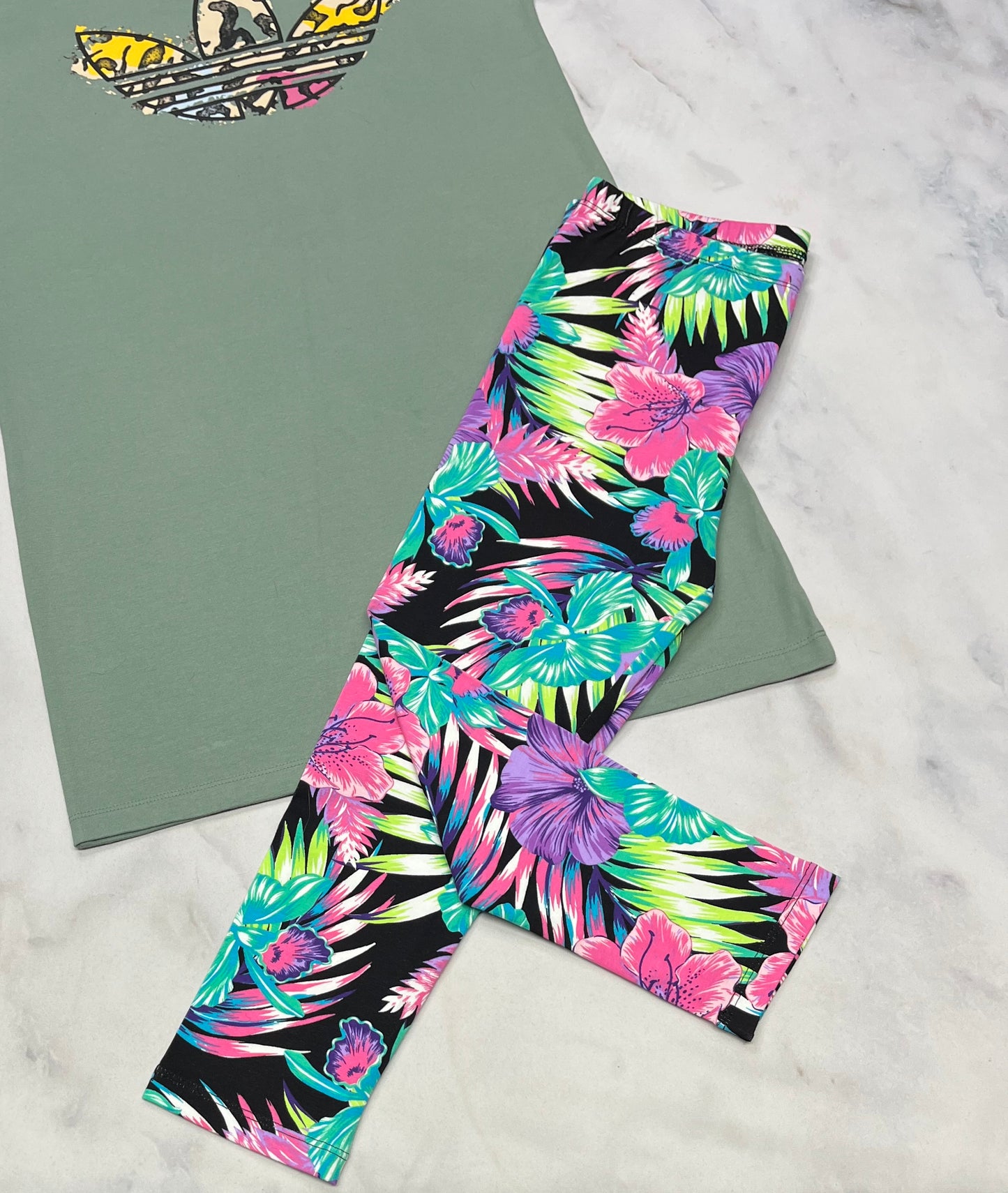 🌴Skinny leg. : 3 quart fleurit . 10-12 ans fille neuf !
