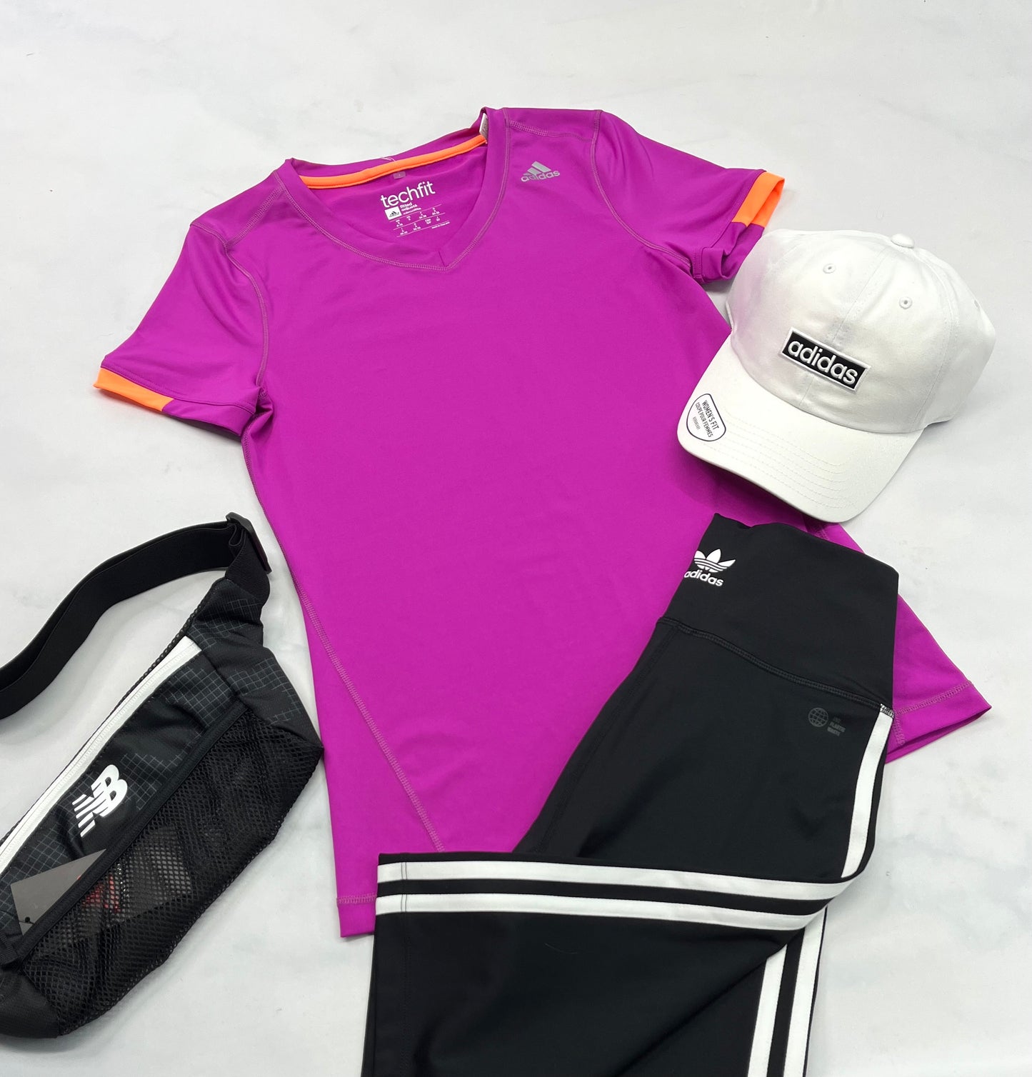 💕 Adidas manche courte : Tech. Fit. tissu sport stretch . S/ fit stretch comme neuf !