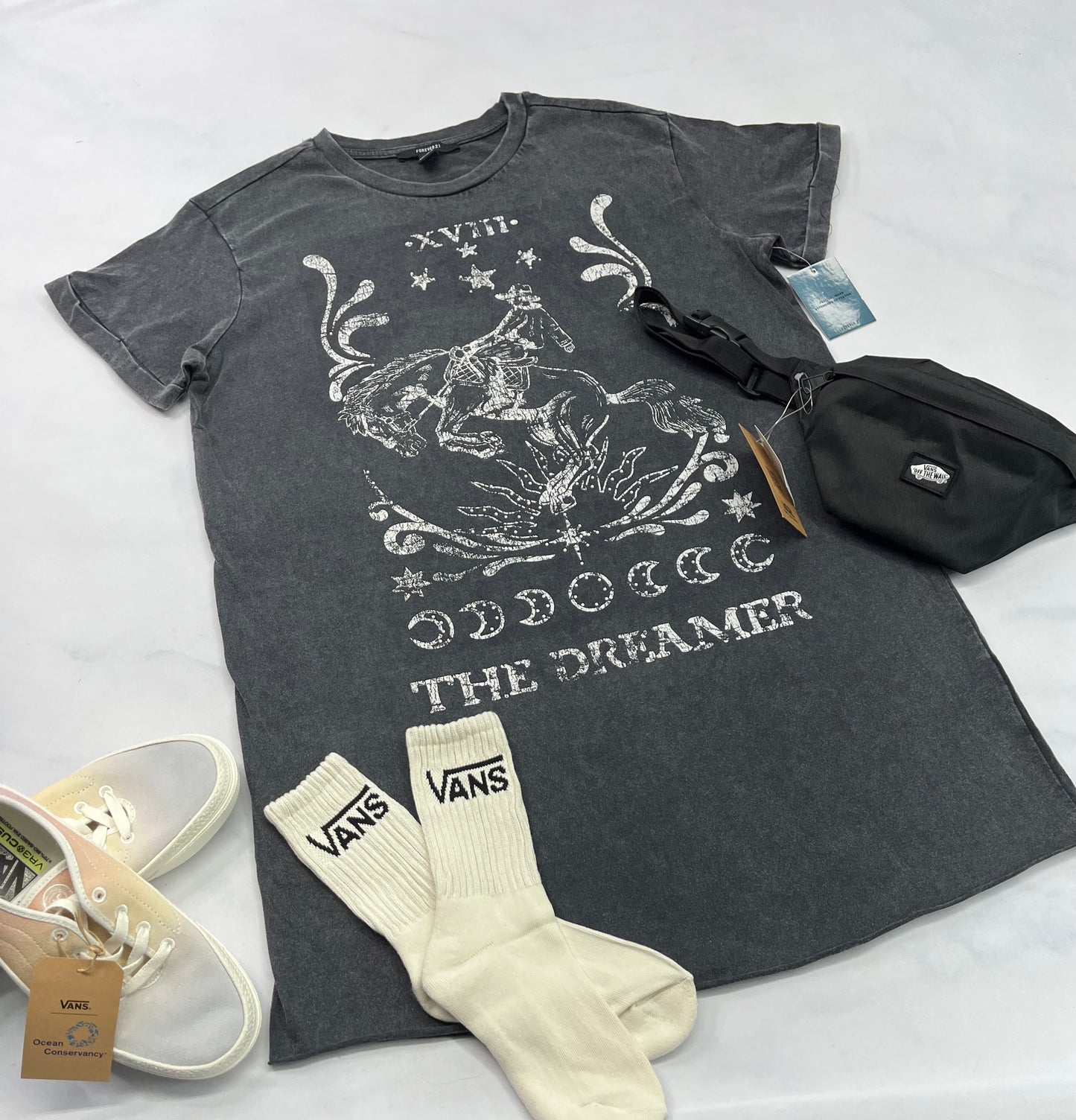 🌴 Robe t-Shirt grise : look vieillit L( ou fait ML + lousse ) et XL ( ou fait L-Xl + lousse ) . Neuve !