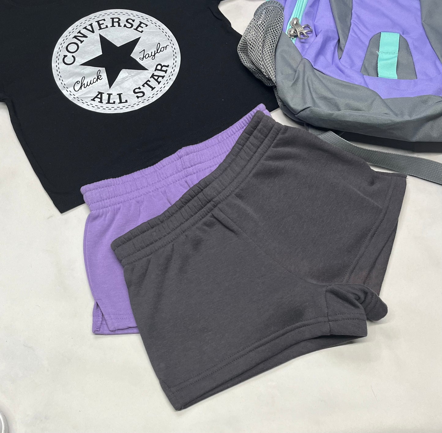 💜 Duo : 2x short en ouaté 6 ans fille neuve . (1 grise + 1 mauve ) .