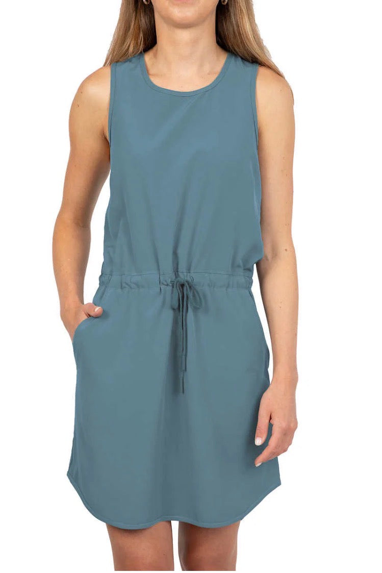 😍 Solde Robe : tissu hyper confo, léger et extensible dans tout les sens . ( poches de chaque côtés ) S/ femme neuve mais mini ombrage flou .