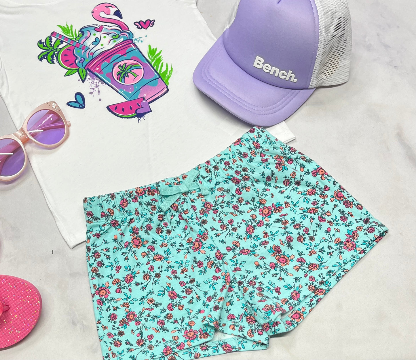 🩵 Short : fleurie 5-6 ans fille neuve .