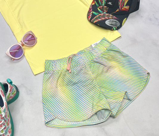 ☀️ Short : en tissu de sport qui ne décolore pas avec sous culotte stretch intégré . 6x fille neuve .