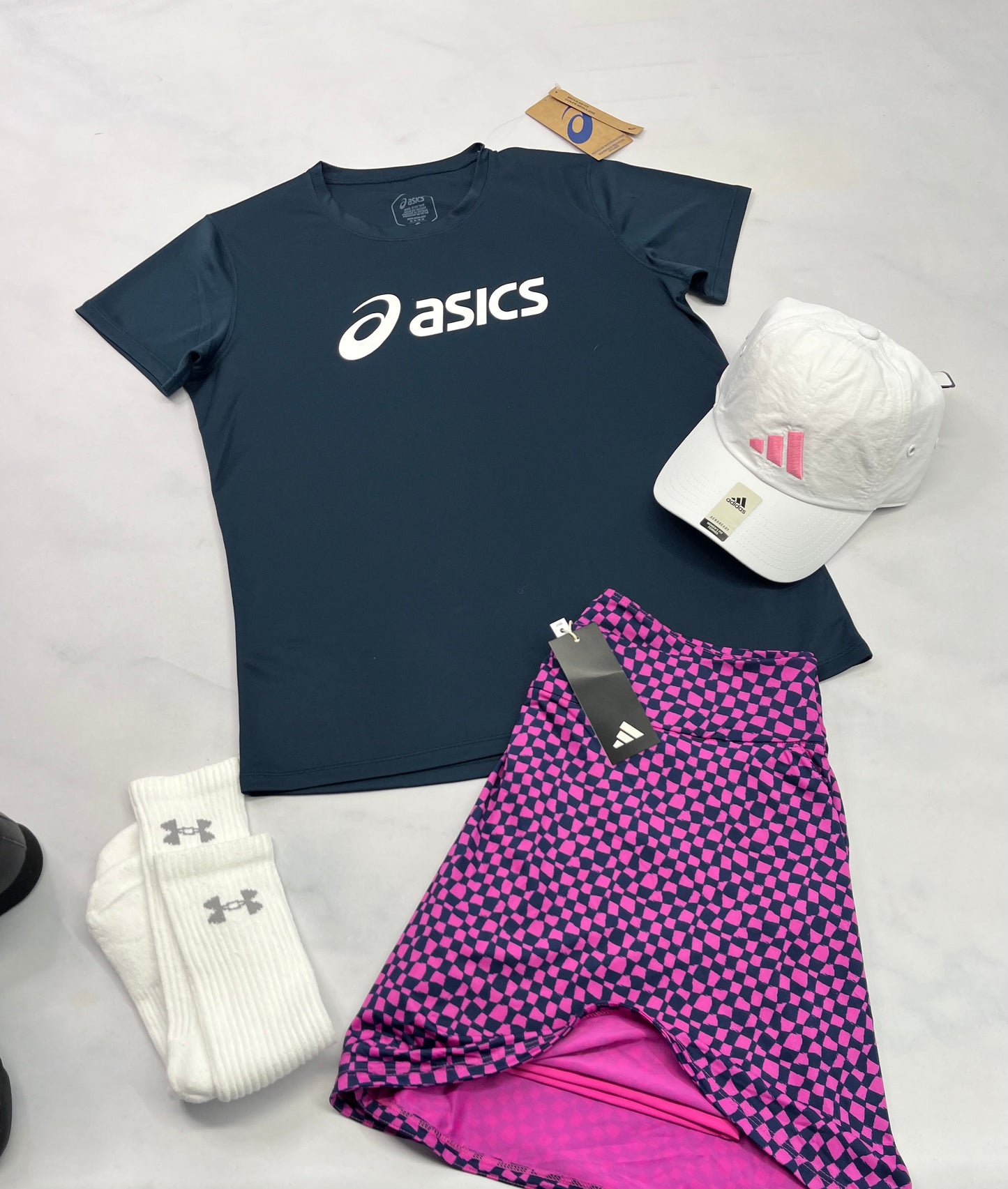 🩷 Manche courte : Asics en tissu de sport soft ( Marine foncé  ) . M/ femme neuf