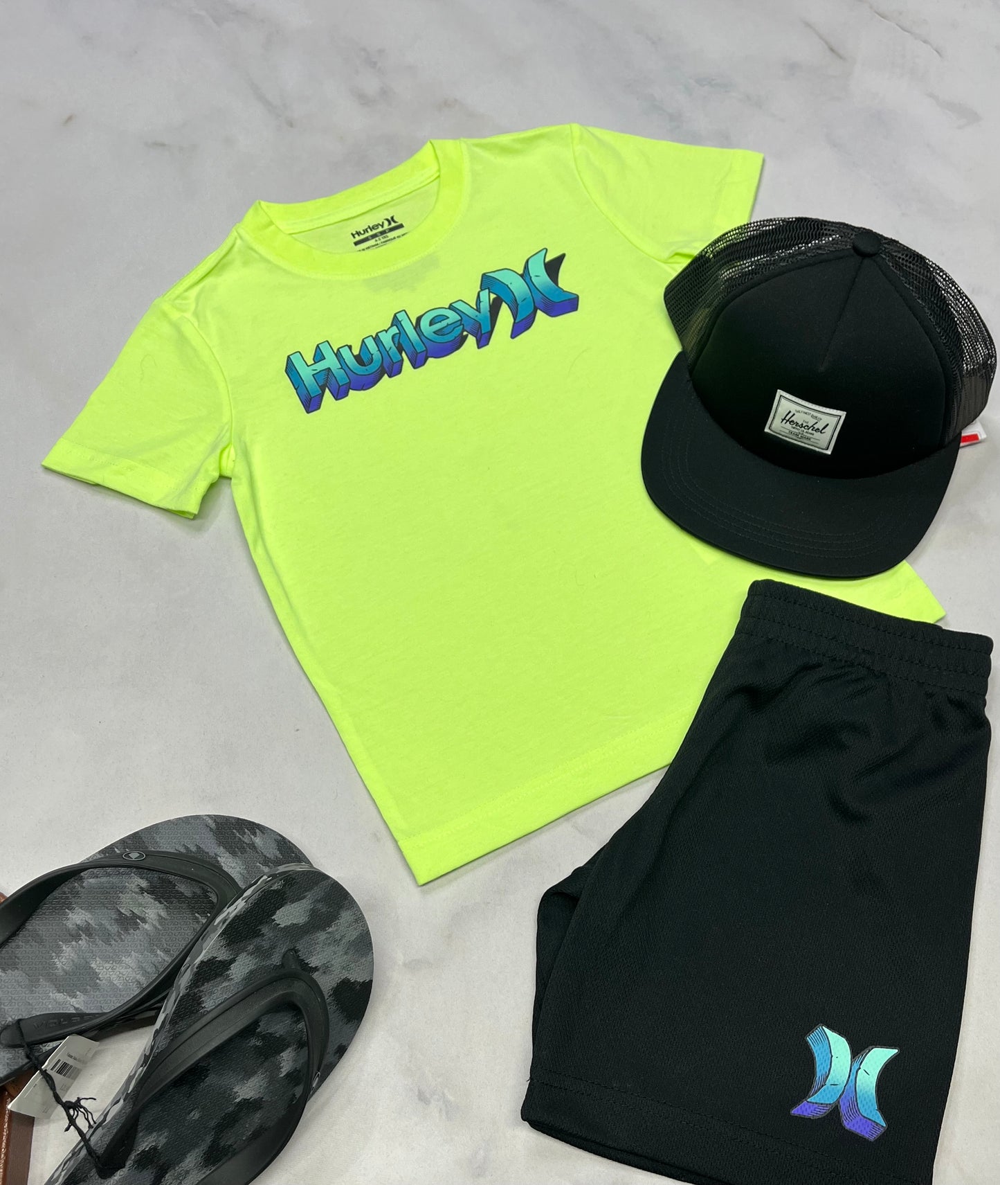 💫 SOLDE,T-Shirt : Hurley soft neuf mais ombrage flou . Fait 5 ans garçon