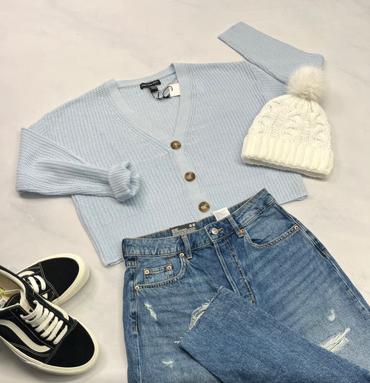 ❄️ Tricot écourté : bleu Small / femme look over size neuve . Superbe par dessus un chemisier blanc long .