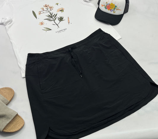 🌿 Jupe : avec cuissard intégré . Large et XL femme. Tissu de sport  stretch dans tout les sens et taille élastique . Neuve !