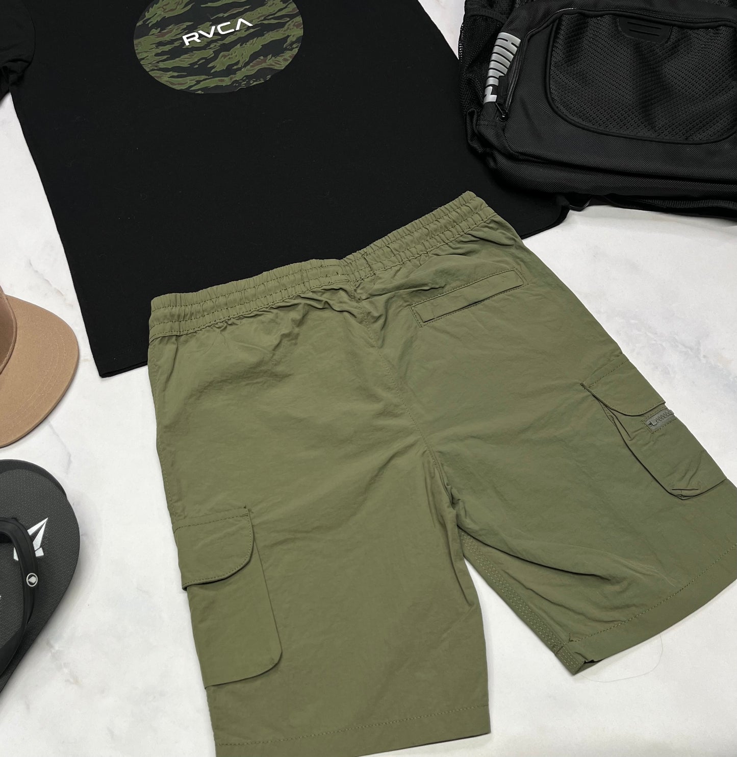 🌴 Bermuda : West cargo en tissu style toile qui ne décolore pas . Léger /14 ans garçon neuf !
