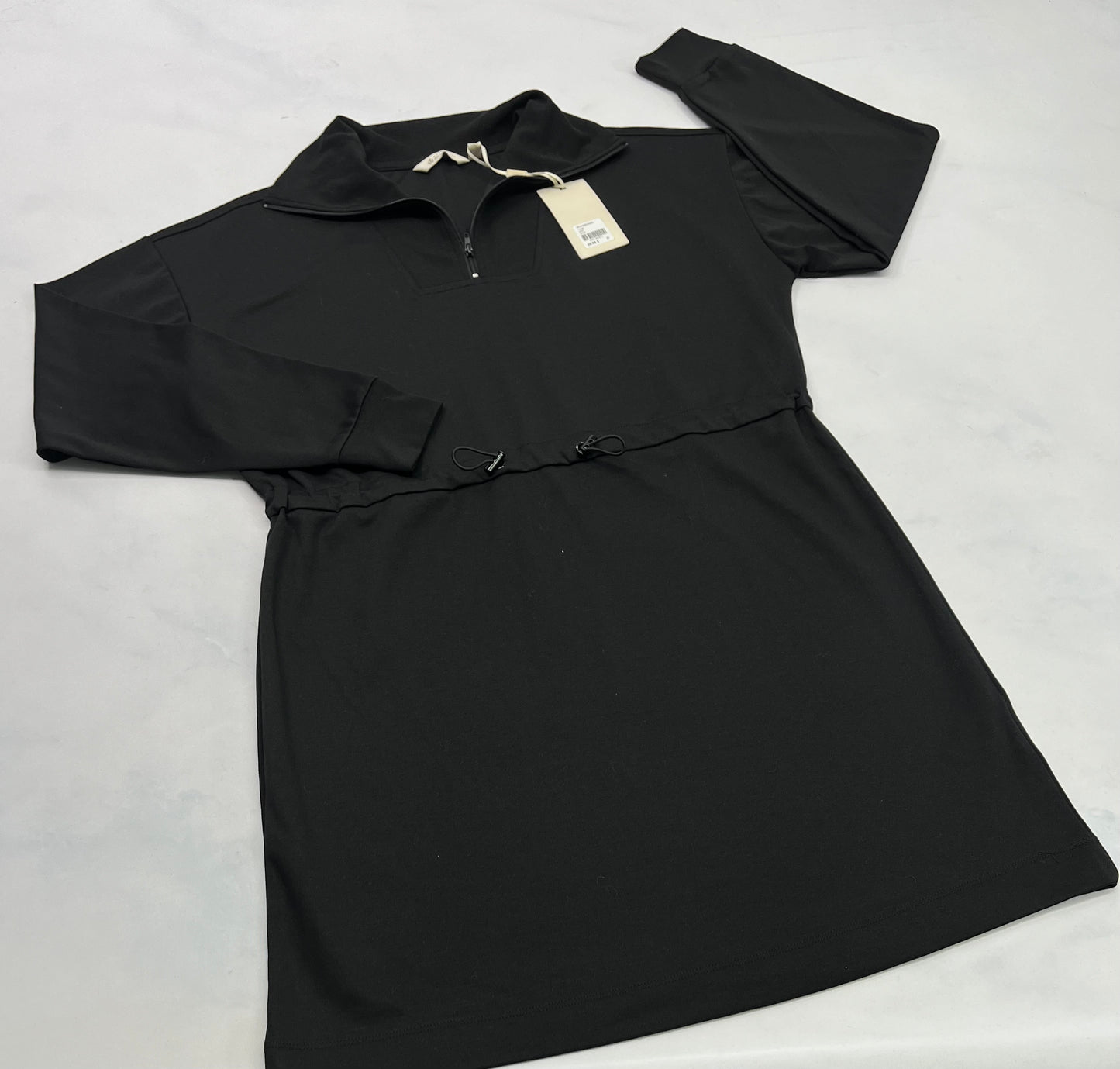 Robe Defrost : noir tissu confo s’ajuste à la taille neuve . M et L femme dispo .