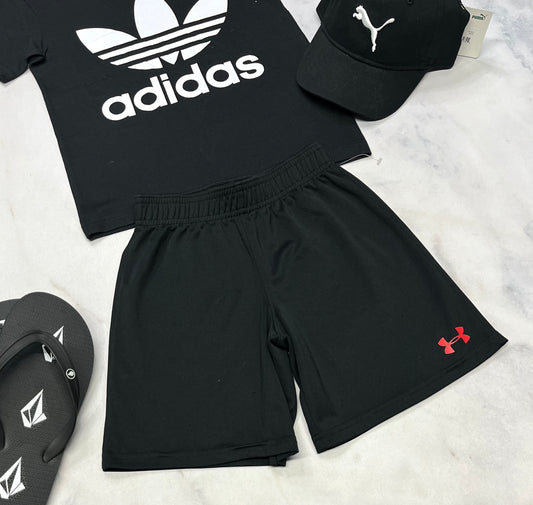 ☀️ Solde ..Bermuda : H.Armour 6(5-6 ans ) garçon usagé imparfait . Quelques point de mailles et micro craquelure dans le logo .
