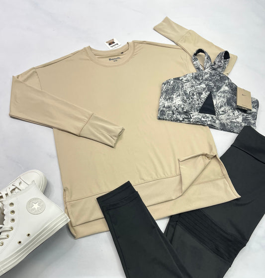 😍 BENCH : Manche longue soft stretch ( trou pour les pouces ) coupe relax tendance . M/ femme neuf !