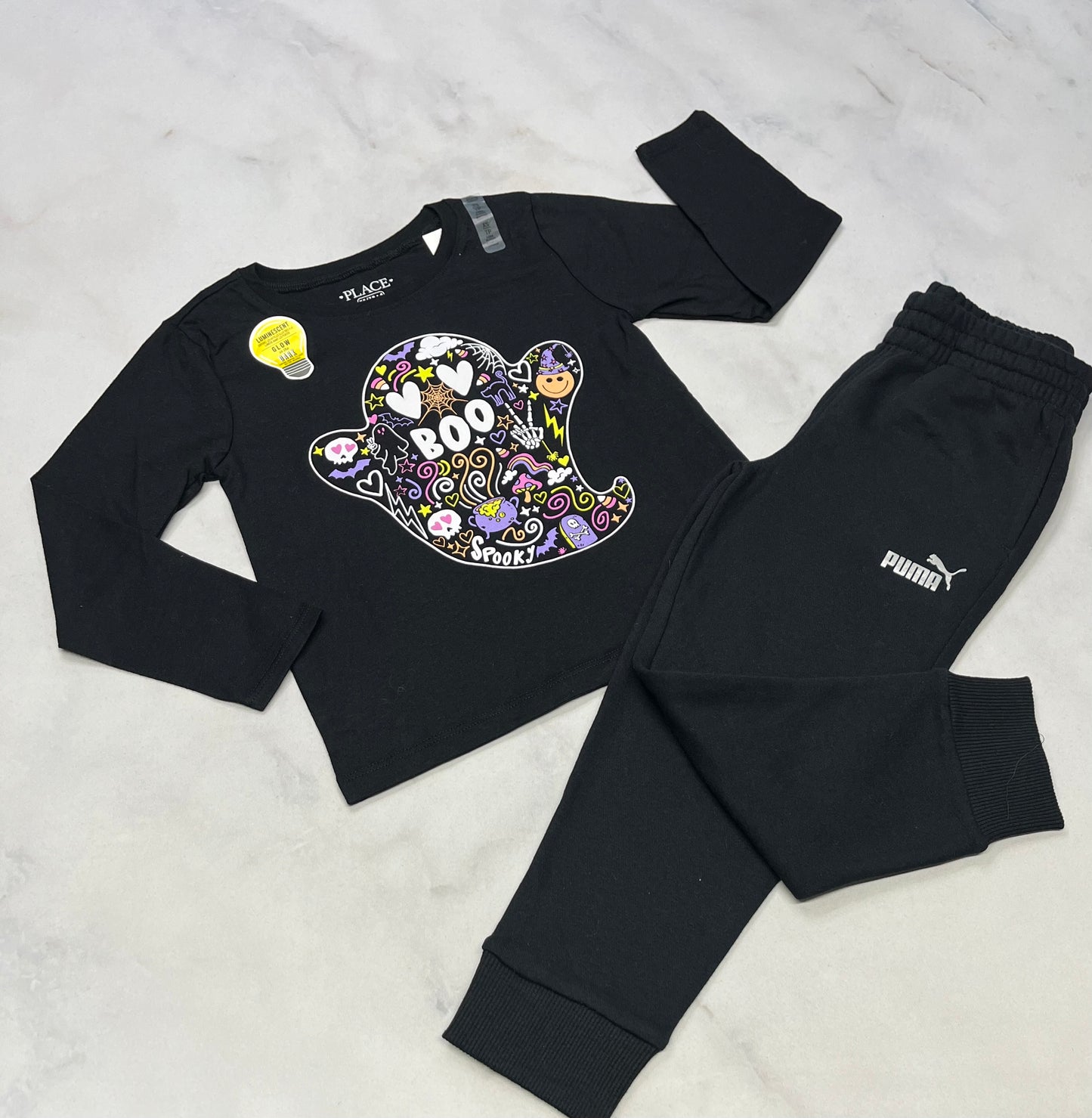 Duo : 4 ans neuf! Manche longue( allume dans le noir )+ Jog Puma neuf 4 ans .