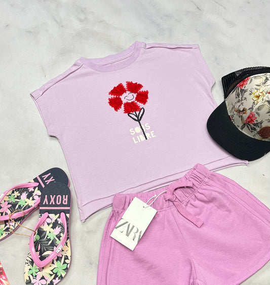 🌷 Manche courte : Roméo &J . 5 ans fille neuf ! coupe Boxy tendance .