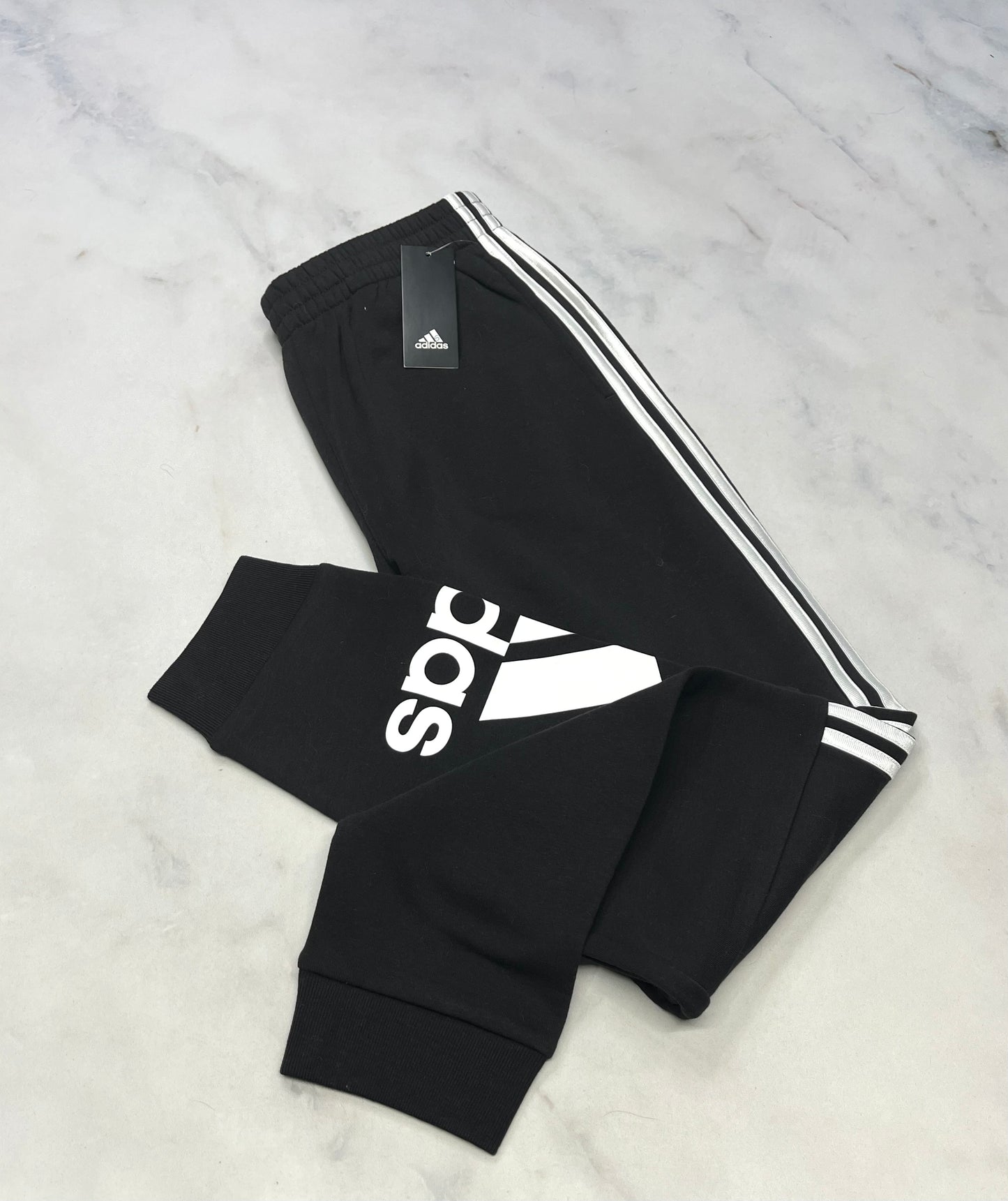 Adidas : Jogging épais qualité ++ neuf !