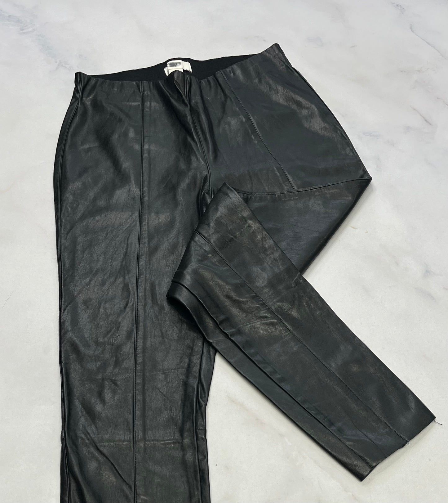 ..Skinny look cuir : taille haute comme neuf ! Fait 5-6 ans femme mou comme neuf !