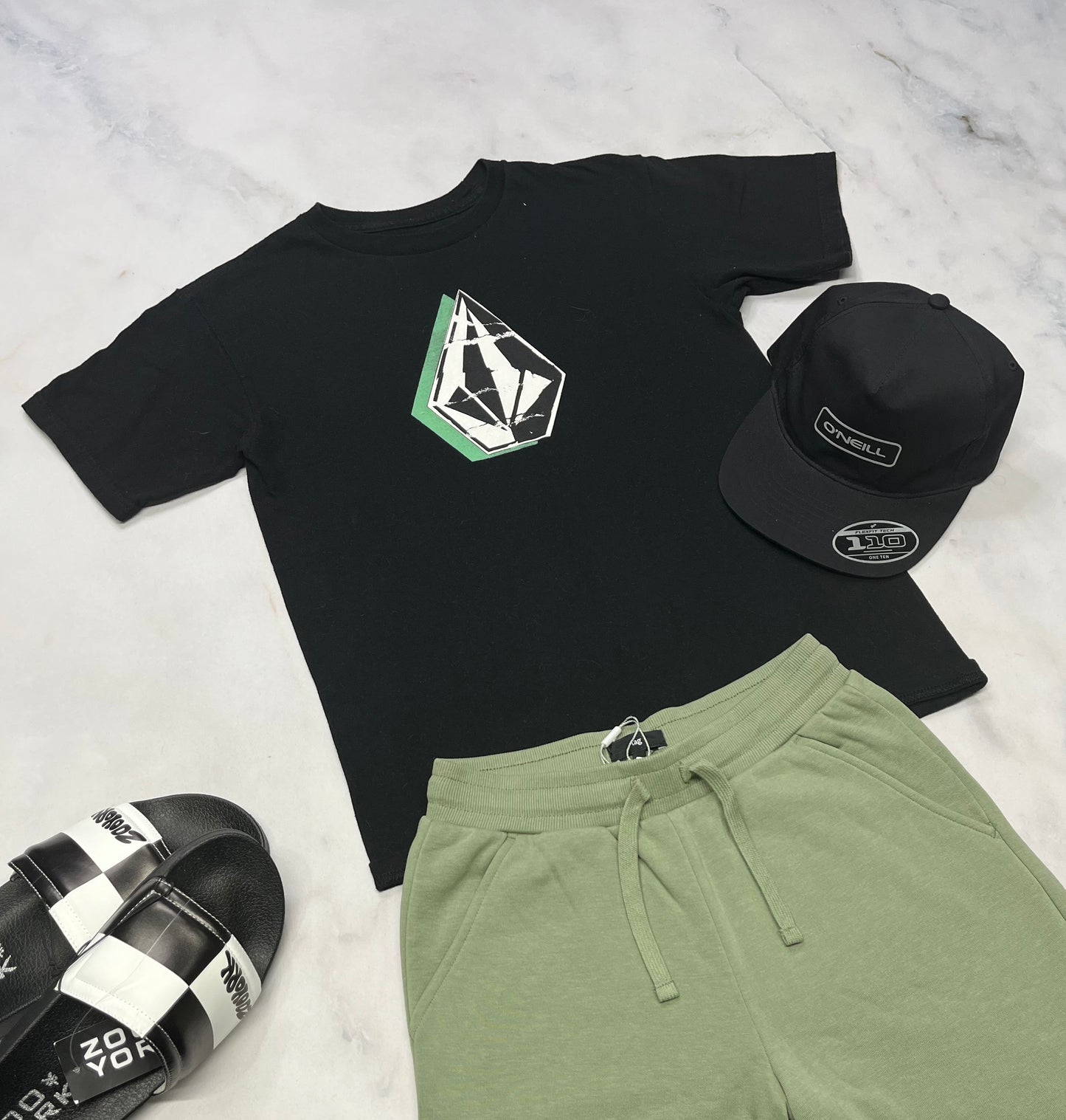 🌴 Volcom : t-Shirt fait 12-13 ans usagé super état !