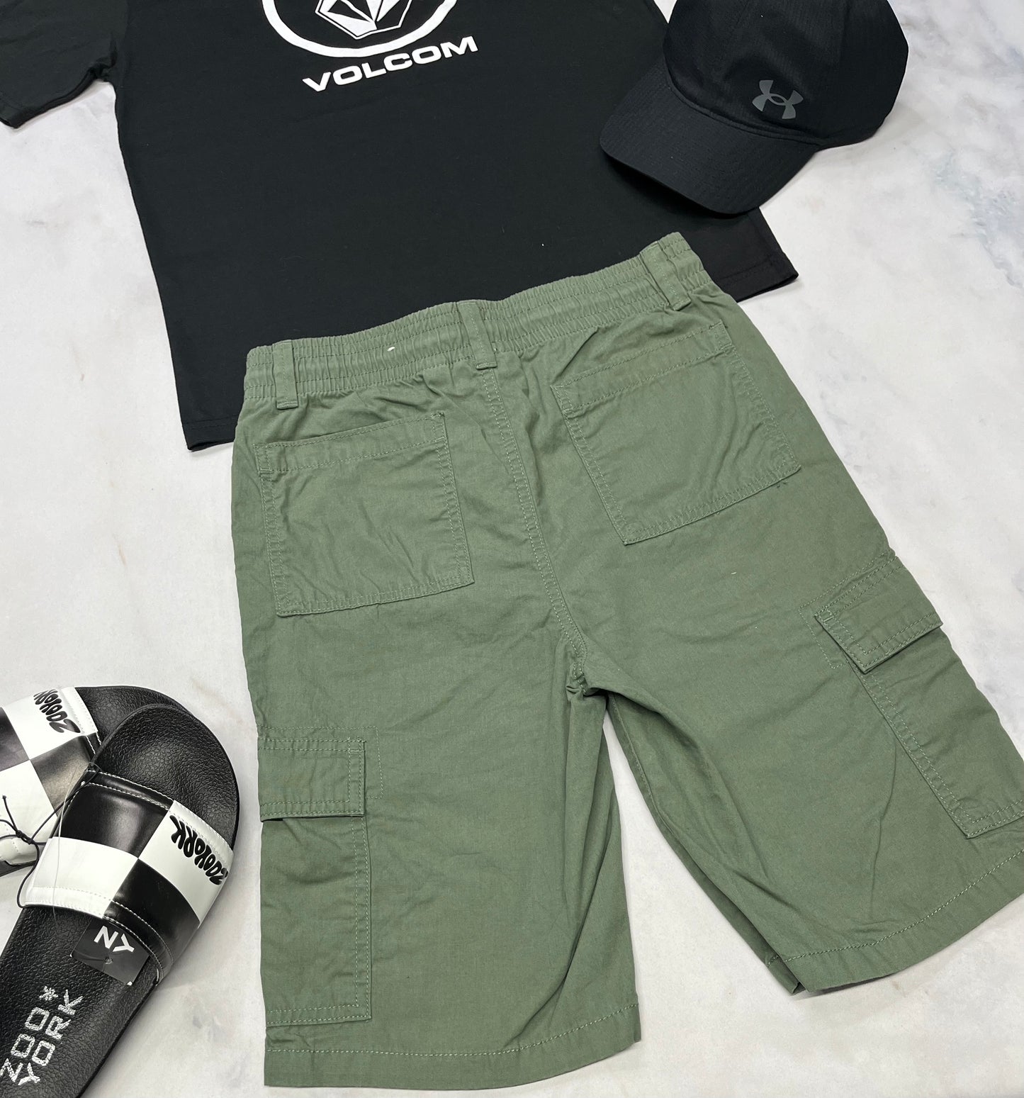 🌿 Bermuda : cargo 14 ans garçon souple confo . Taille élastique neuf !