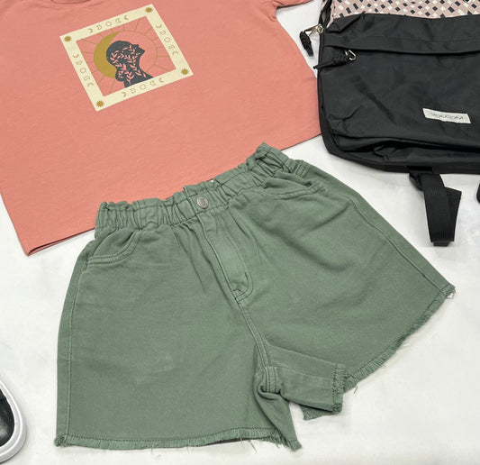 🍃 Short jeans : molle blum avec taille élastique .10 ans fille neuve  .