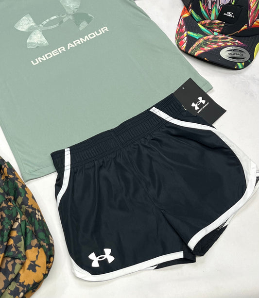 🌴 Short : H.Armour en tissu de sport 5 ans fille neuve .