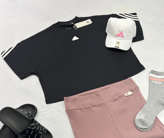 😍 Manche courte : Adidas noir et blanc XL femme coupe relax tendance neuf ! Mi hanche . Dos superbe !