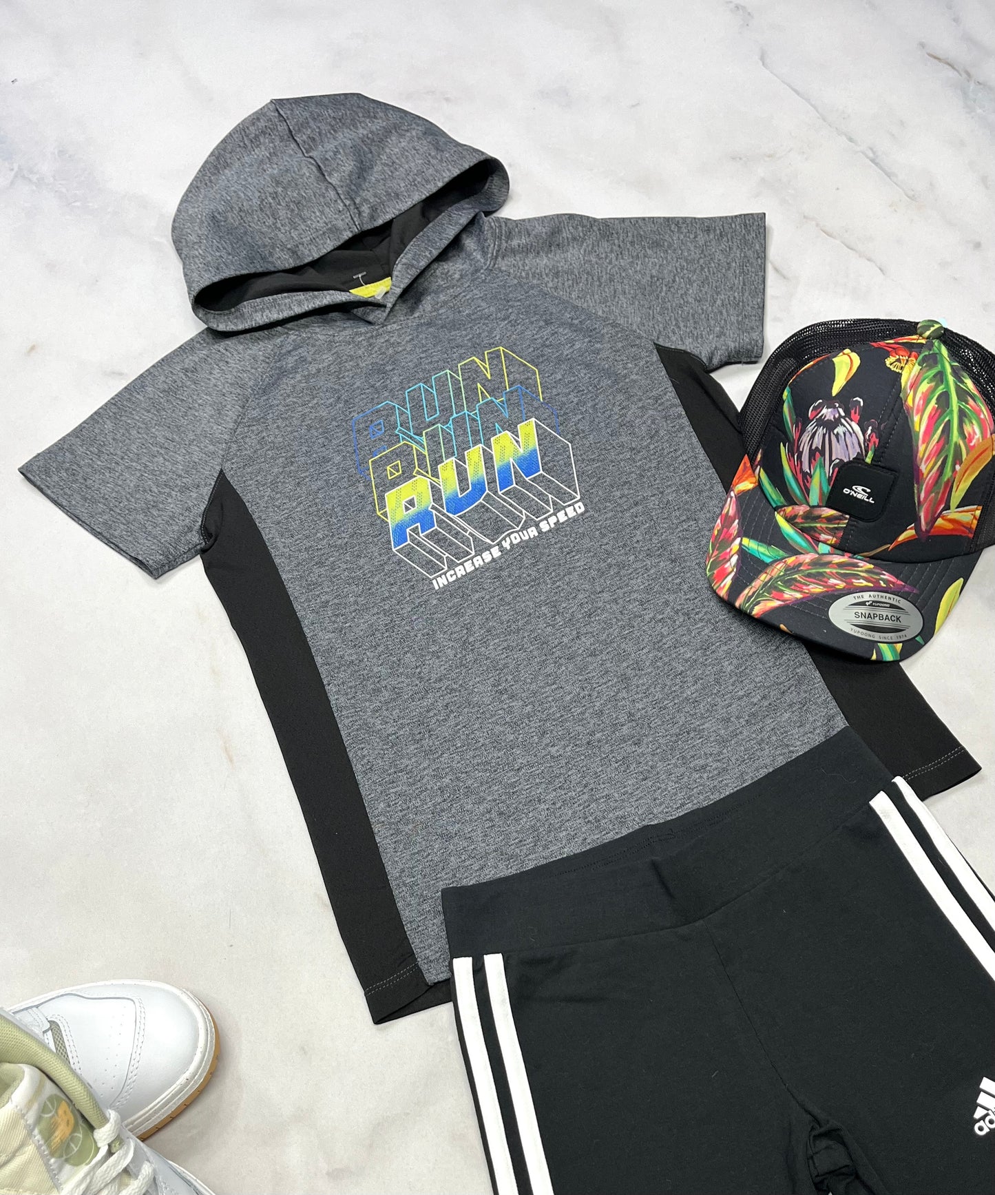 ☀️ Tag Cagoule sport : manche courte 10 ans fille comme neuve !