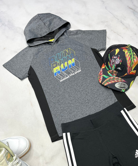 ☀️ Tag Cagoule sport : manche courte 10 ans fille comme neuve !