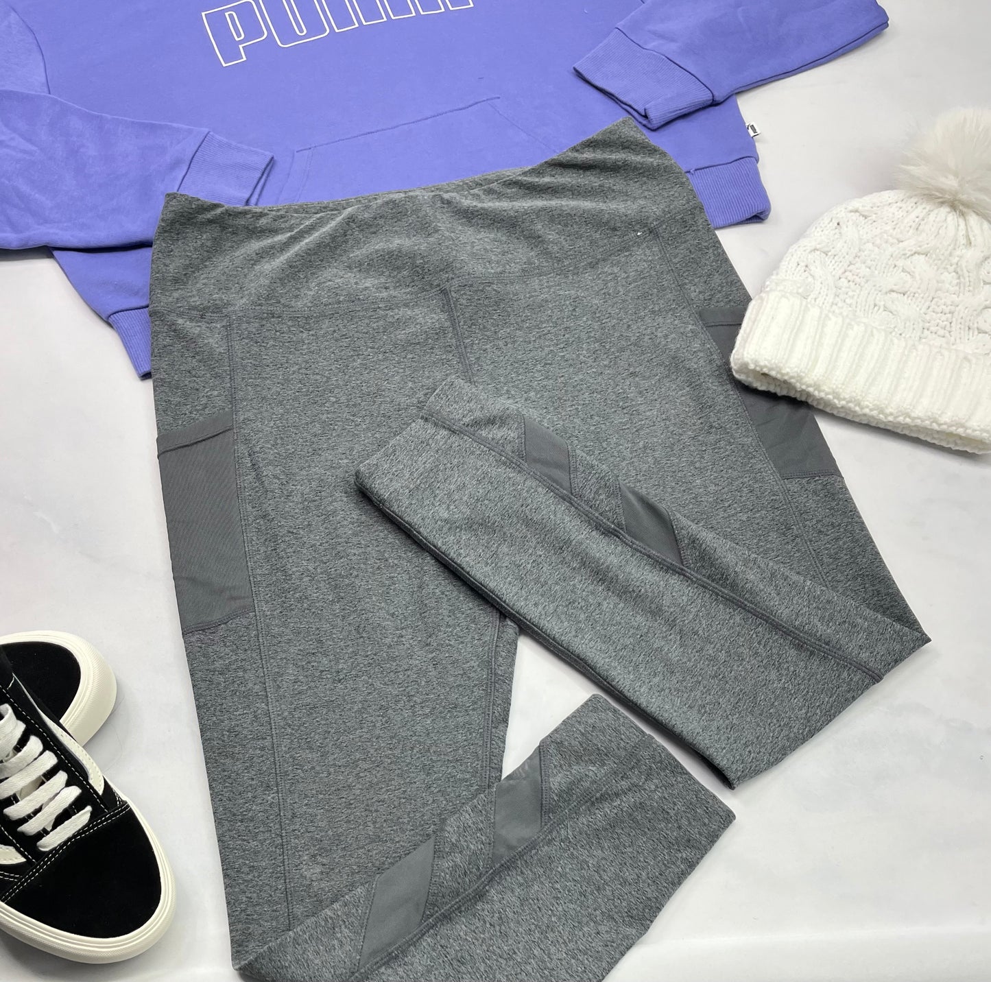 🤩Skinny charcoal : Mondetta XL/ femme taille haute stretch comme neuf! Poches sur les côtés . Effet de mini bandes semi transparente au bas .