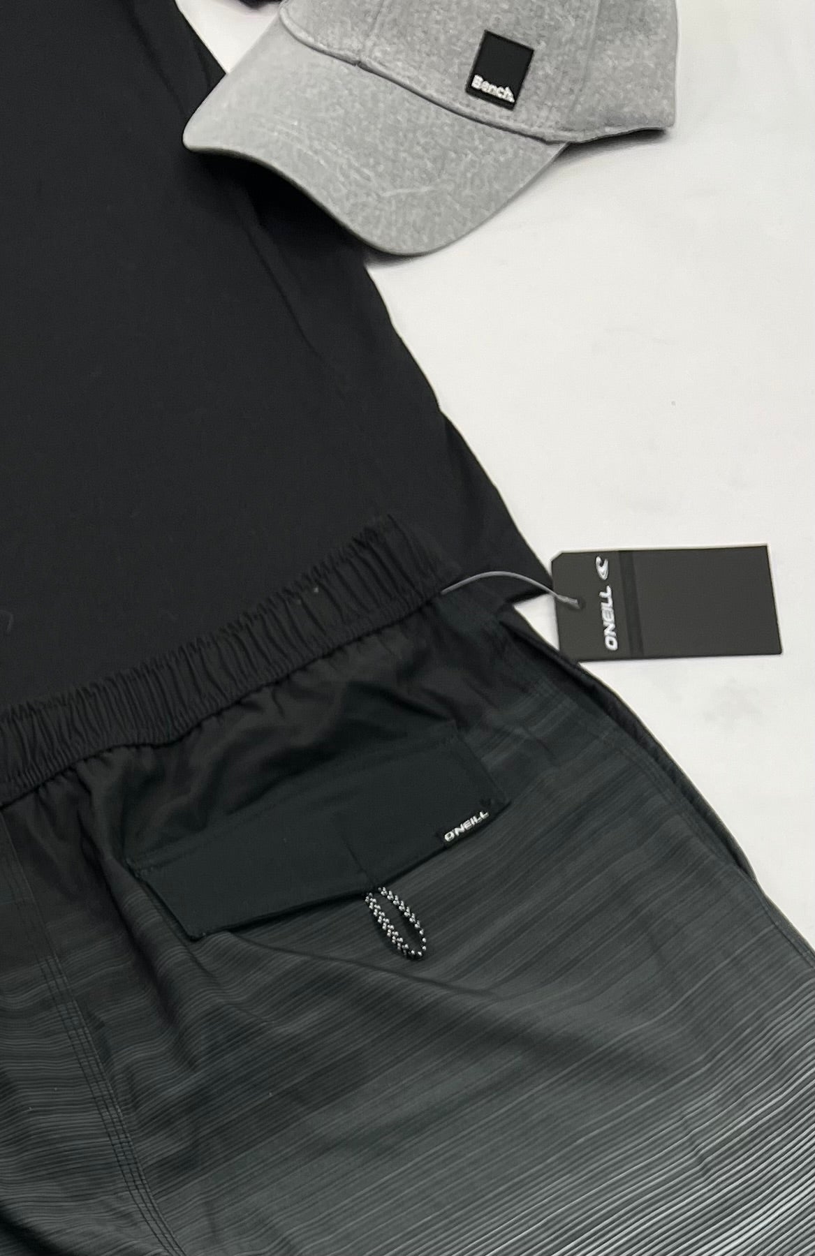 💦 Maillot O’Neill : avec sous culotte stretch intégré . Tissu léger souple taille élastique Small homme relax fit ( fait 32/ homme )