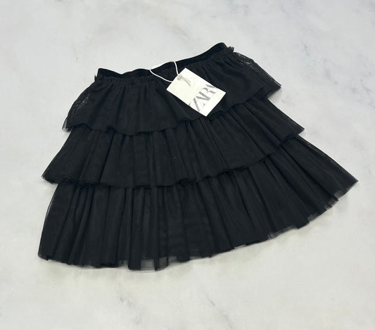 Jupe ZARA : fait 8 ans fille neuve .