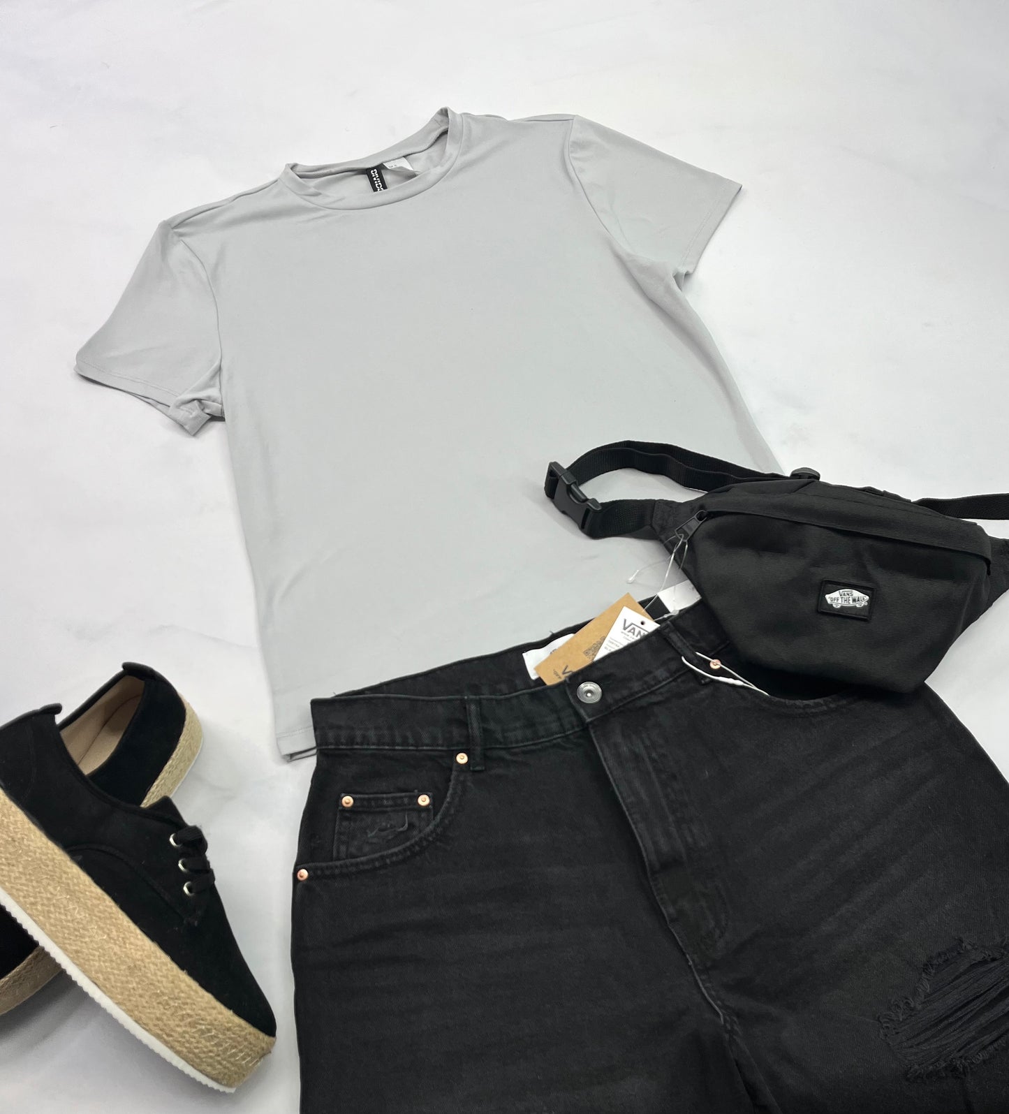 🌿 Manche courte essentiel : gris pâle hyper soft et stretch fait M/ femme neuf !