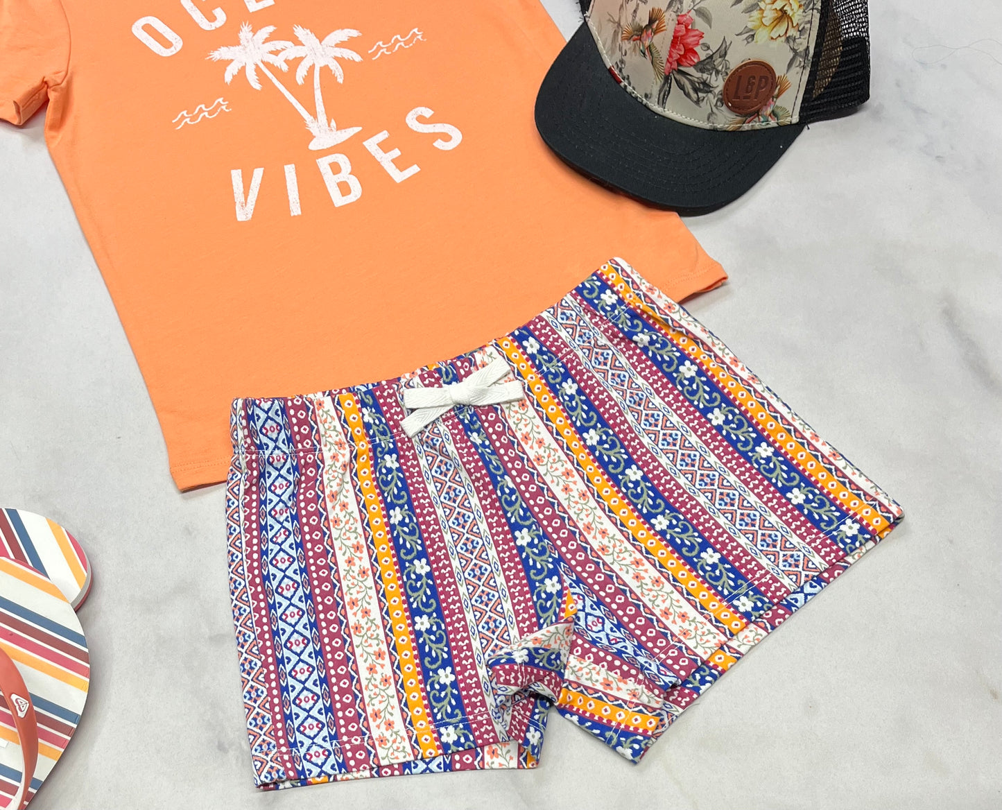 🌴 Short : 5-6 ans fille neuve !