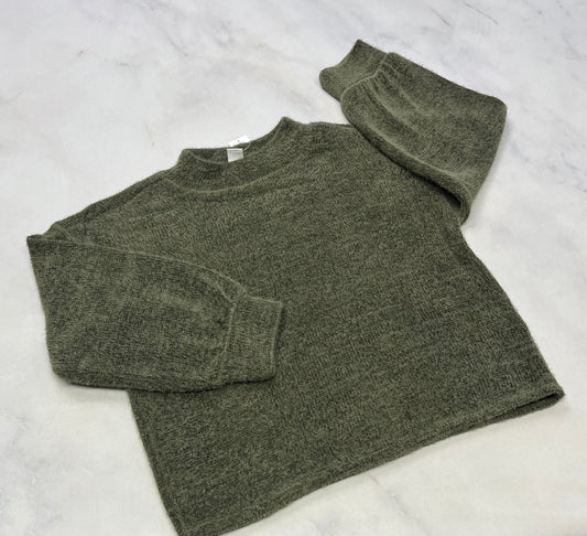 Manche longue : Tout doux ,kaki manche ballon. Neuf !  8 ans.