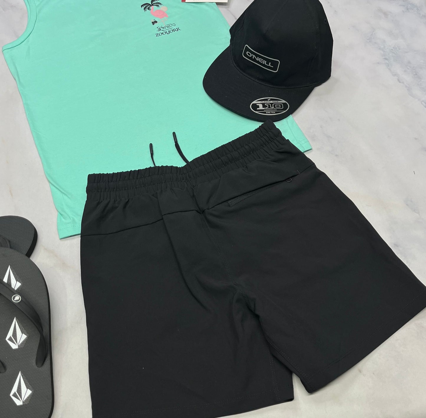 💦 Maillot : Black Mountain tissu incroyable avec poche avec zip derrière . + 10-12 ans garçon neuf ! Mini logo au devant .