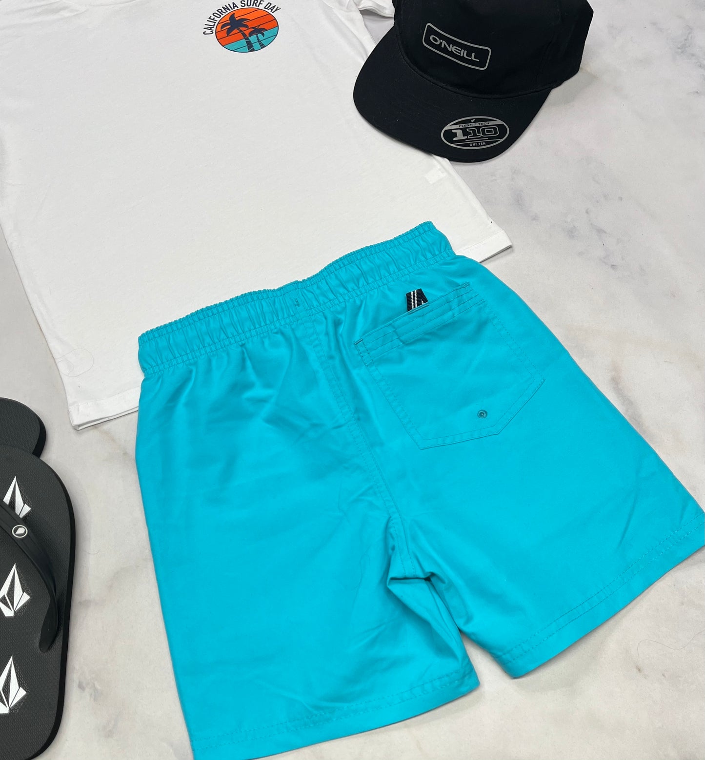 💦 solde Maillot : Nautica 7-8(7 ans confo ) garçon neuf mais imparfait : Saleté grise sur un coté .( sûrement tomber par terre ) .