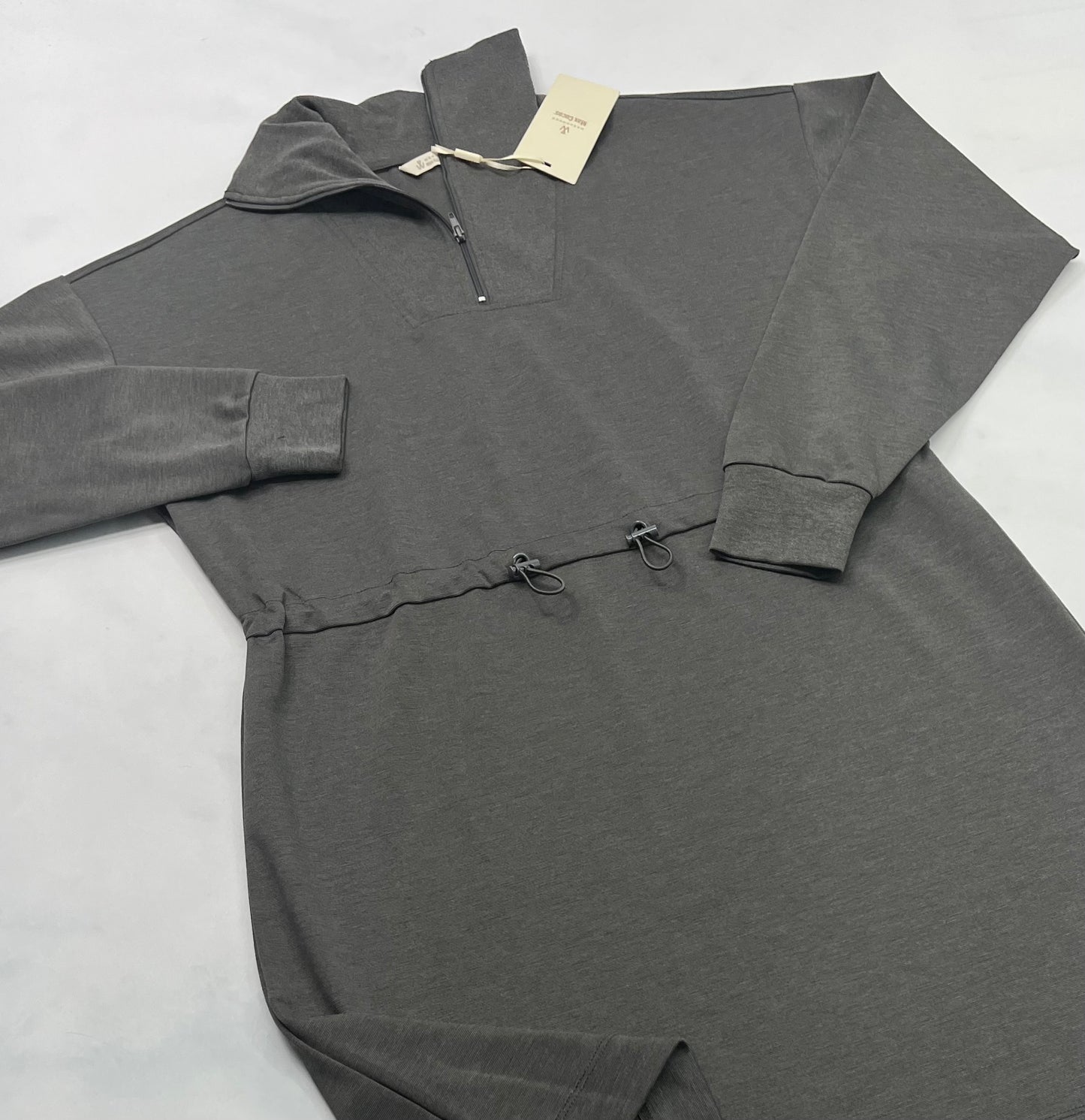 Robe : Max Coco neuve confo ! ( cordon de serrage à la taille ).