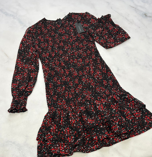 Dynamite : Robe neuve . Tout le corps est en nid d’abeille stretch . Les manches sont look ballon semi transparente . Fait Small femme neuve.