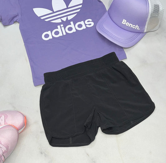 🦄 Short noir fille  : en tissu de sport léger avec sous culotte stretch intégré . 5-6 ans fit neuve .