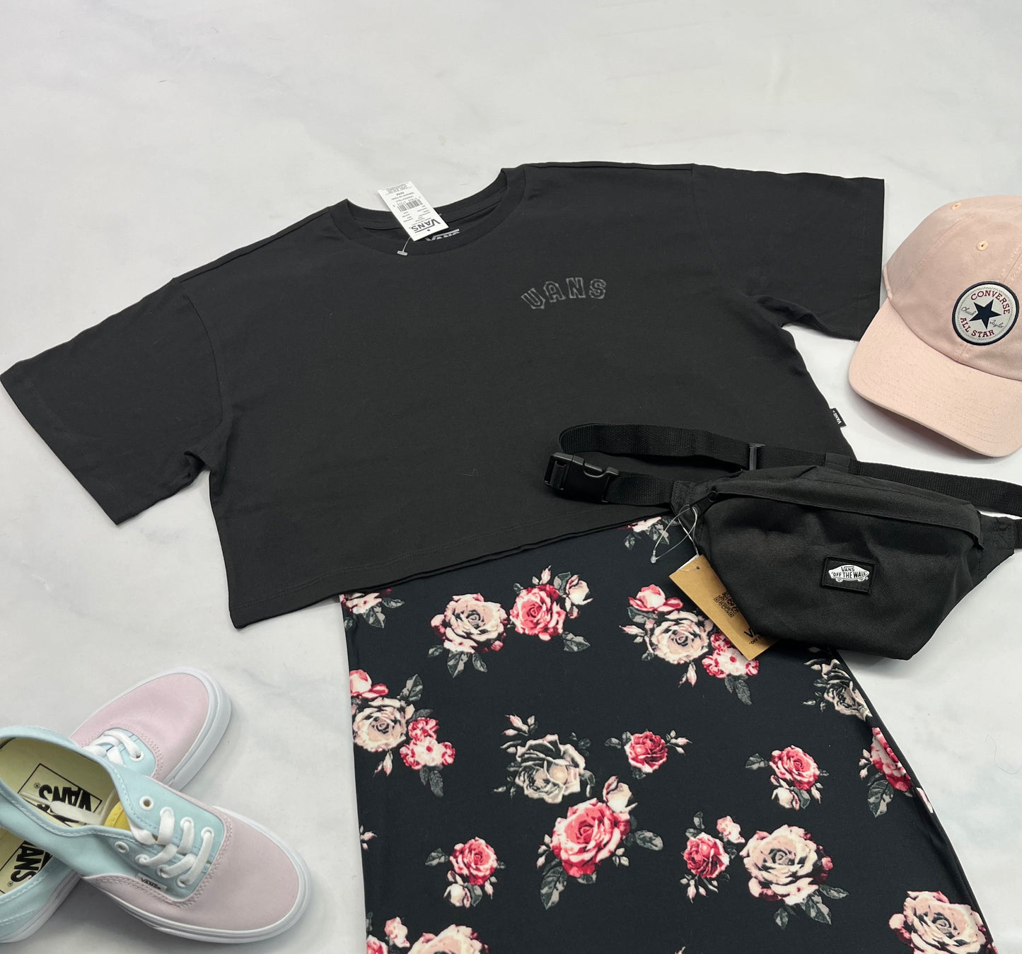 🌸 Manche courte : VANS look écourté neuf ! M/ femme relax fit neuf !