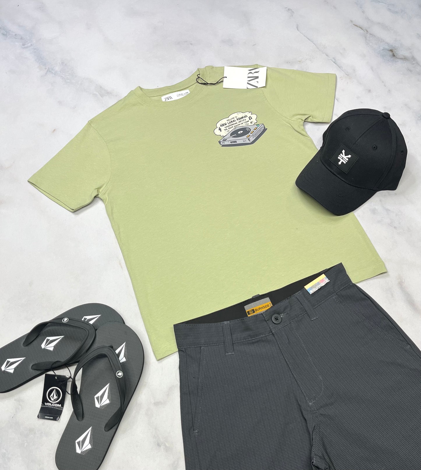 🌵 T-Shirt : ZARA vert tendance 9-10 ans neuf !