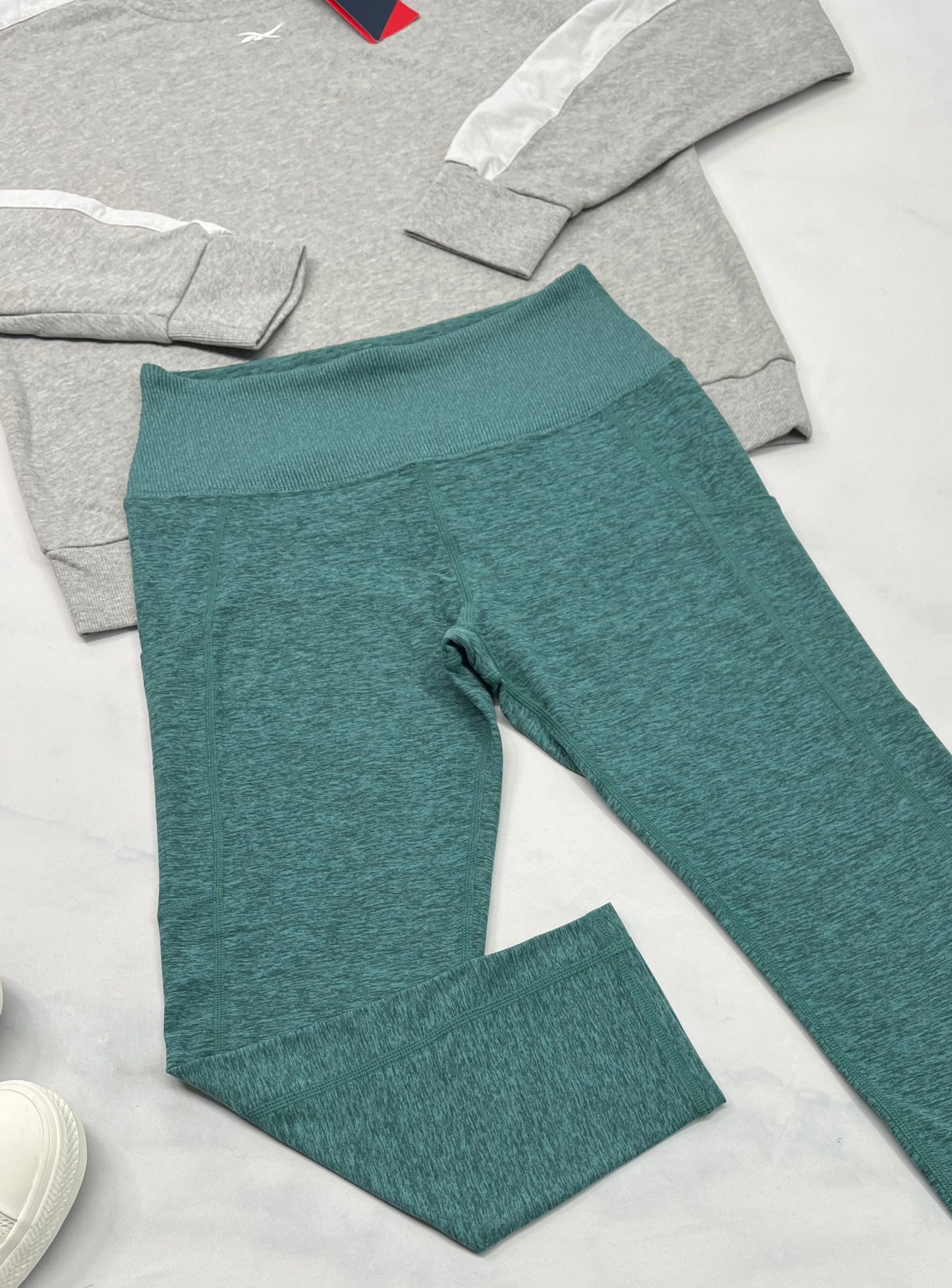 🤩 Capri soft stretch : M( fait 6 ans femme ) et XL ( fait 12-14 ans ) neuf !