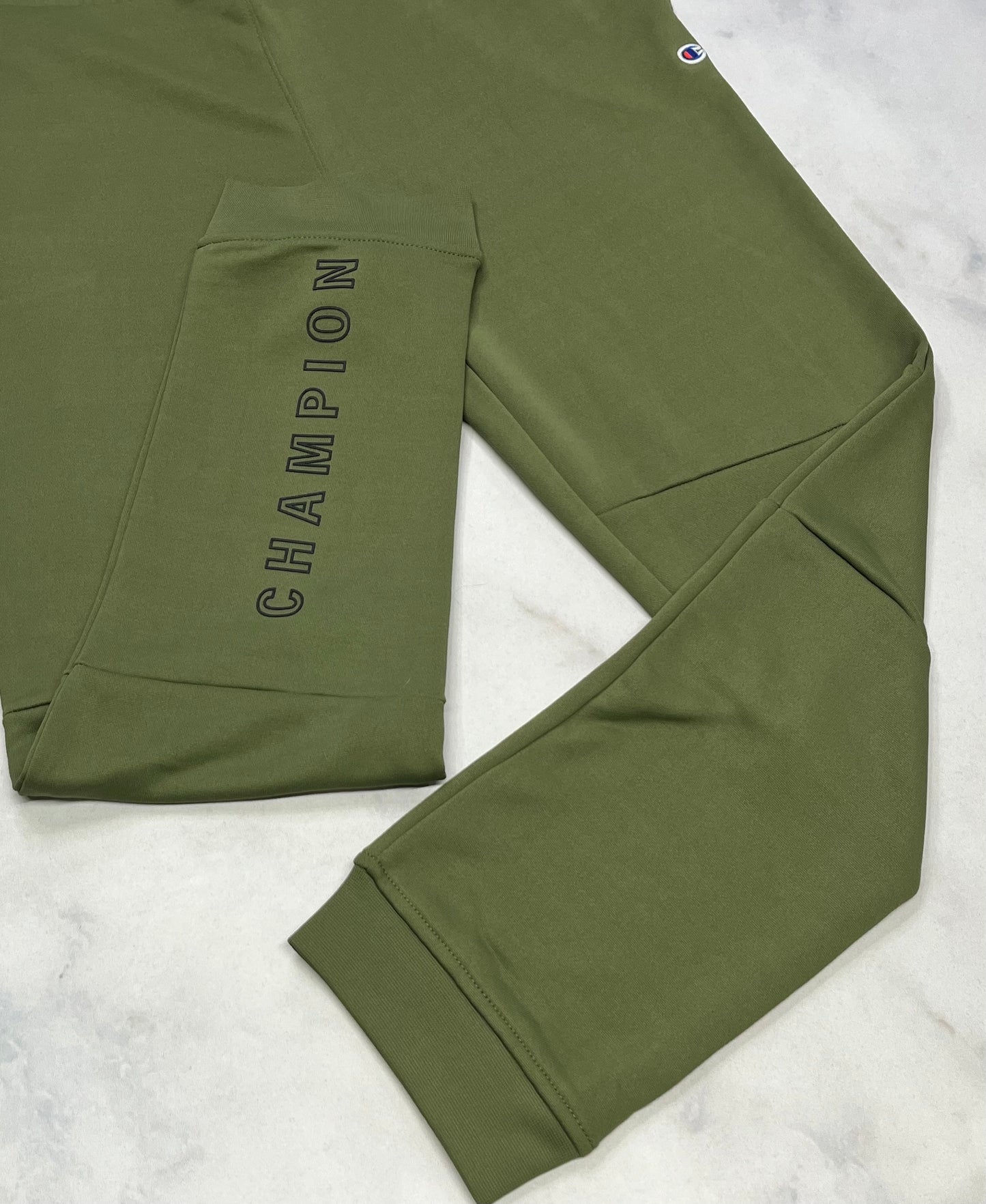 Champion: jogger sport neuf ! Tissu qui ne décolore pas . 10-12 ans 14-16 ans et 18-20 ans