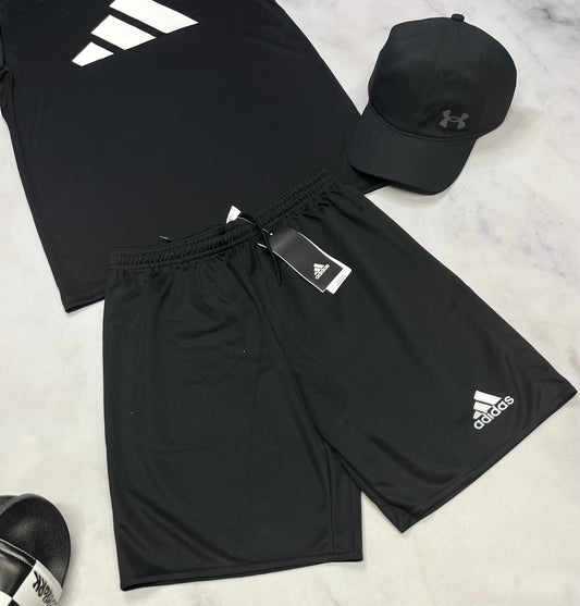 🌴 Adidas : short  tissu sport qui ne décolore pas 12-14 ans garçon neuve.