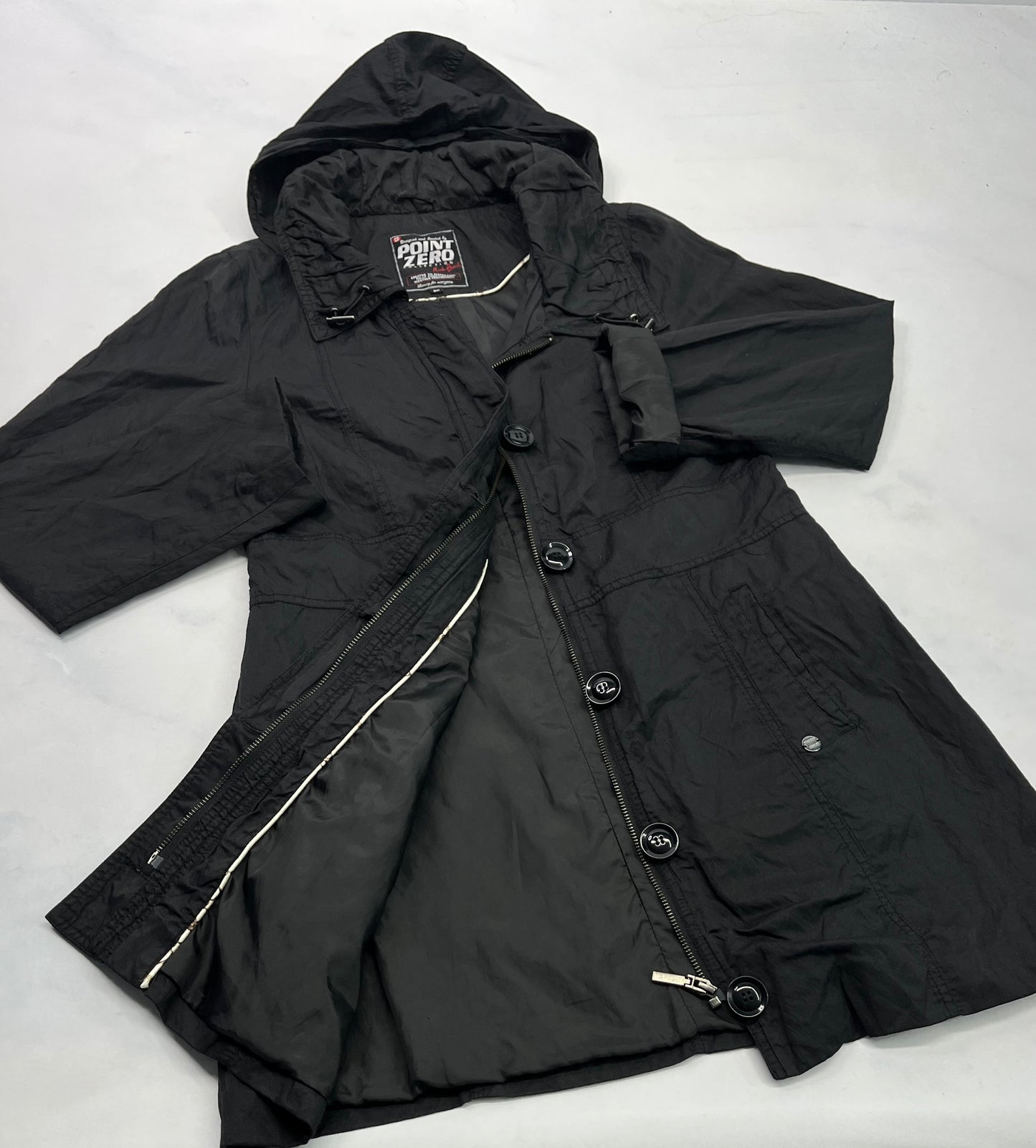 Point Zéro : Manteau mi saison capuchon amovible . Fait M/ femme .