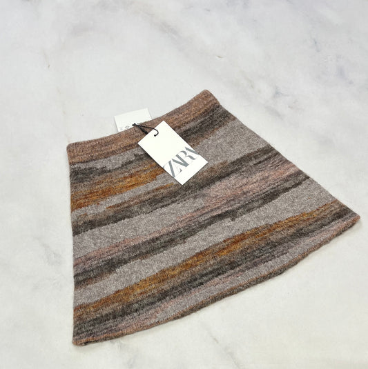 ZARA : Jupe douce molle fait 5 ans . Neuve !