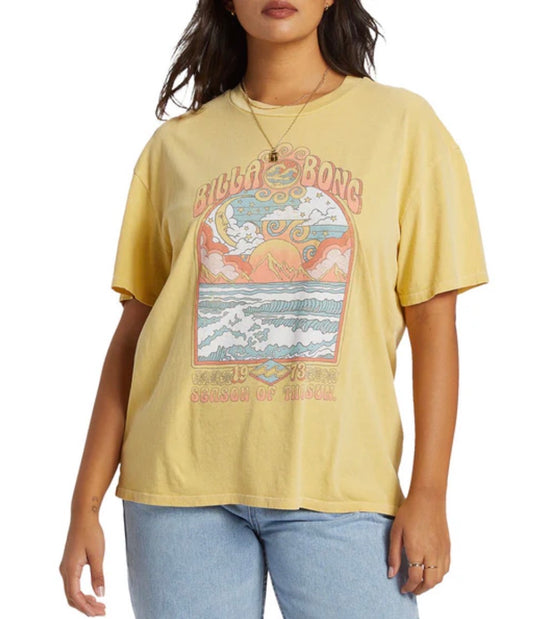 🌿 Solde T-Shirt : Billabong S/ femme look over size neuf mais ligne ultra flou d’impression .