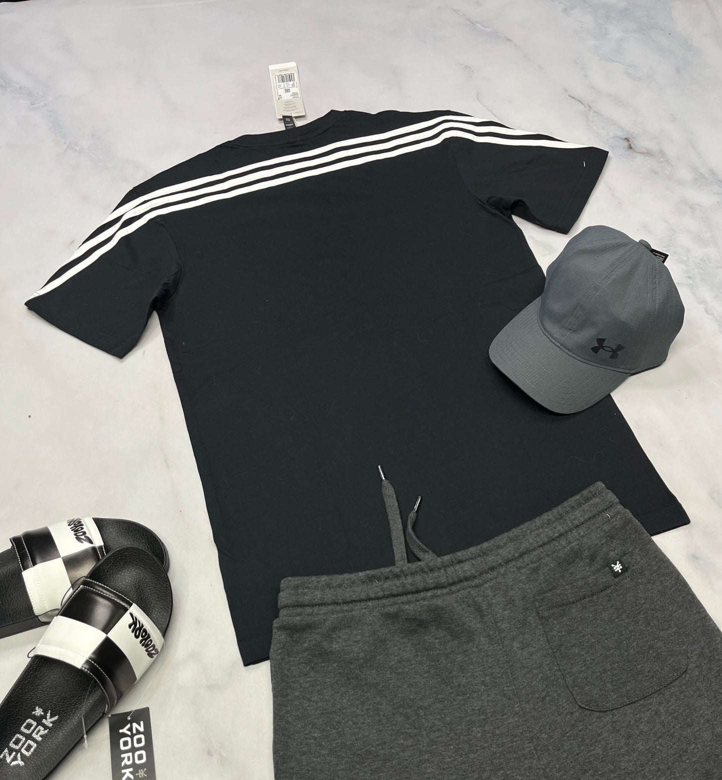 🩵 T-Shirt Adidas : 16 ans garçons neuf ! Effet ligne au dos superbe .