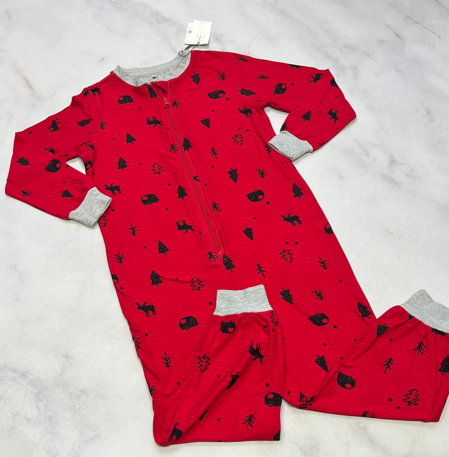 Pyjama : soft / stretch unisexe neuf ! 5 ans .