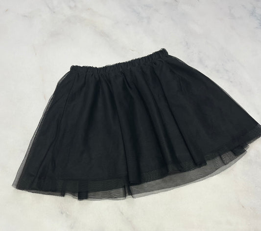 Jupe noir : 7-8 ans comme neuve. .